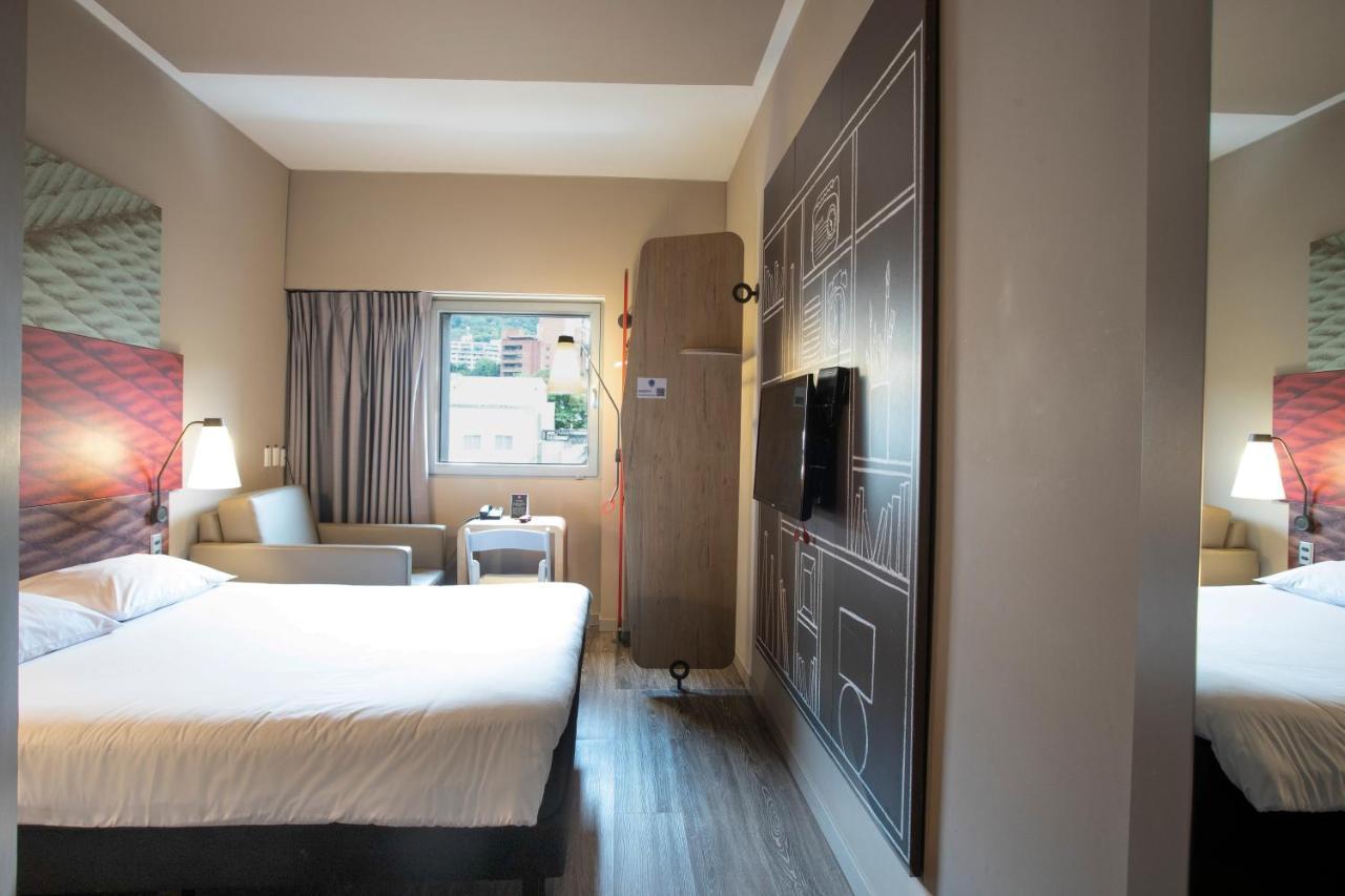 Hotel Ibis Cali Granada Εξωτερικό φωτογραφία